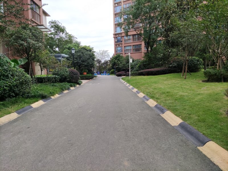蓝润蓝客城(一期),一里塘西巷55号-成都蓝润蓝客城()