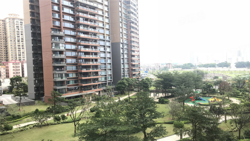 新鸿基泷景(五期)