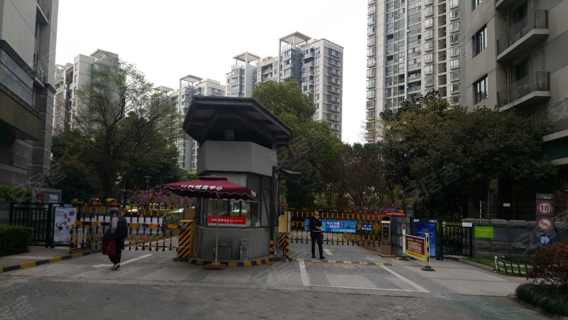 玲珑湾花园六区