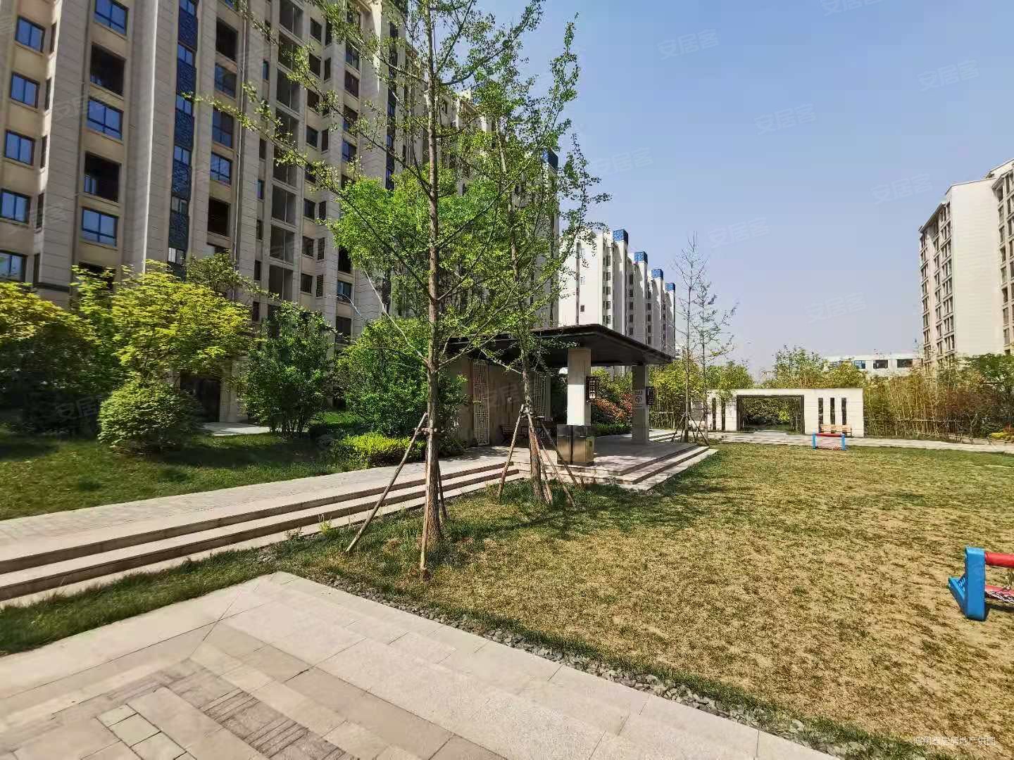 捡漏好房带车位绿地城毛坯四室洋房视野满三满二