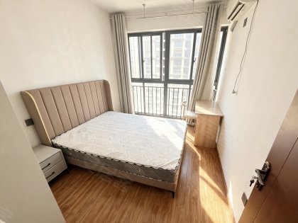 包水安粮城市广场（落地窗_采光无敌_安粮国贸_天鹅湖安高广场