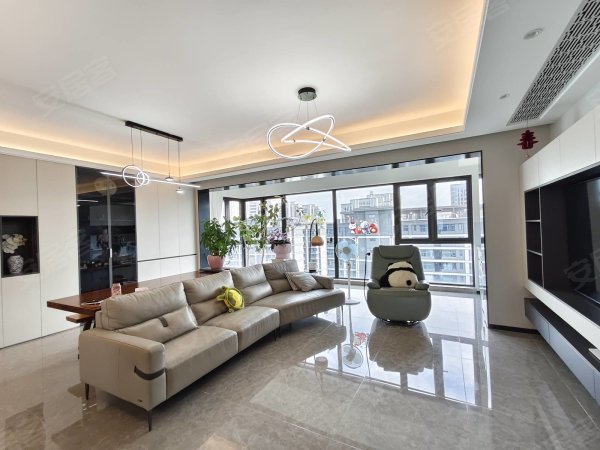 全景落地窗_一梯一户_建发珺和府纯自住豪装三房_首次出租