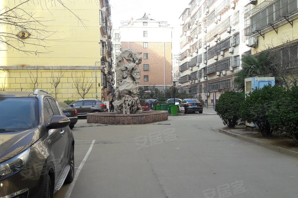 鲁中人口碑_鲁中监狱犯人干活图片
