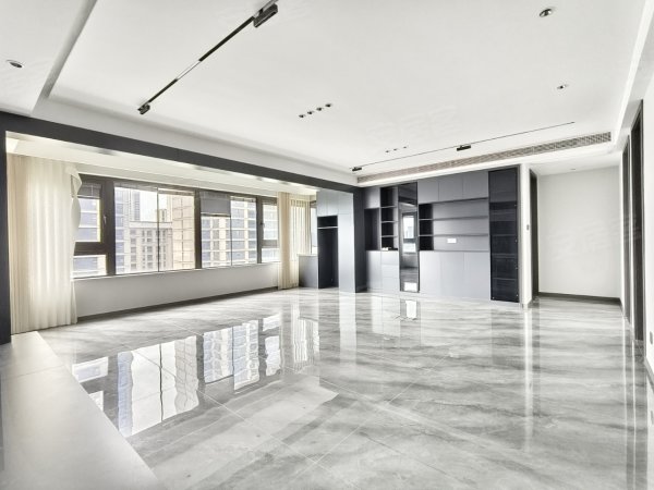 雍华府品质洋房凤凰层大阳台中央空调带暖气,可自带家具可配