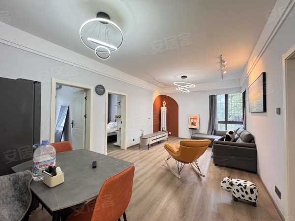 利港银河新城_三室两厅_业主精装自住_全屋品牌家电家具_朝南