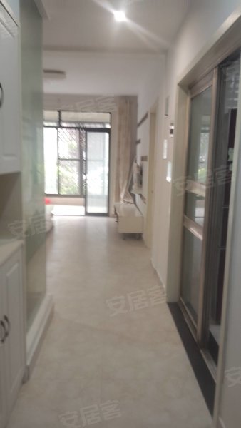 精装电梯一楼，出入方便，家电齐全