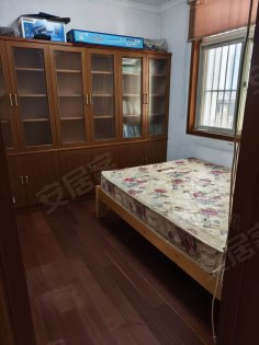 安大校内三室一厅_全屋精装修家具齐全随时入住_价格可谈！
