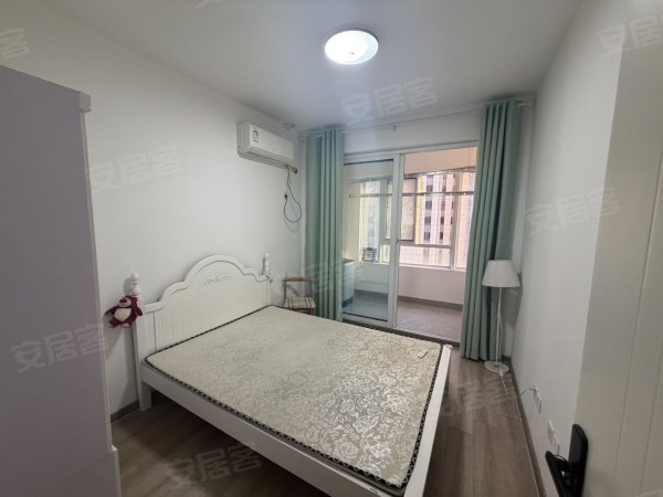 滨湖沁园_精装两室_业主自住装修_全屋定制_瓷砖金融港方圆荟