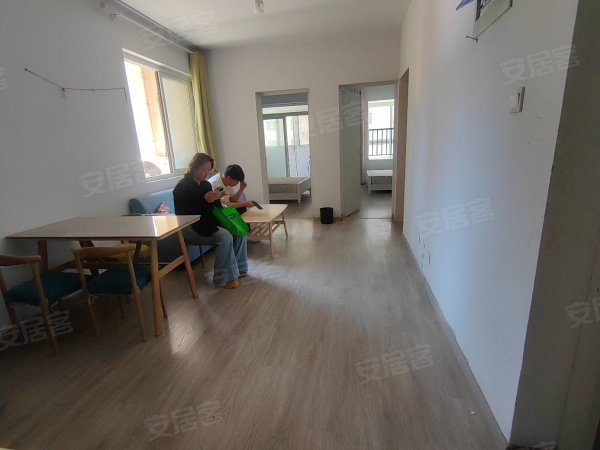 [整租]可以短租_出门就是地铁口_民用水电_免费停车