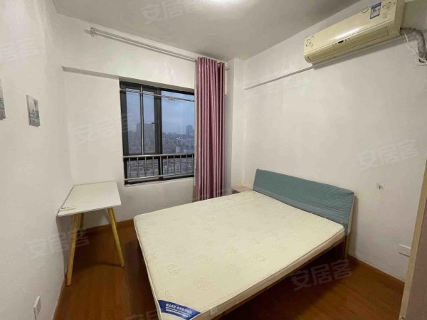 大润发对面_经典华城_地铁口_两室一厅_东西齐全_看房方便