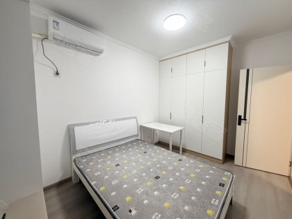 首月租金八折_和光新苑_自住两室_绿地中心_5号线地铁口