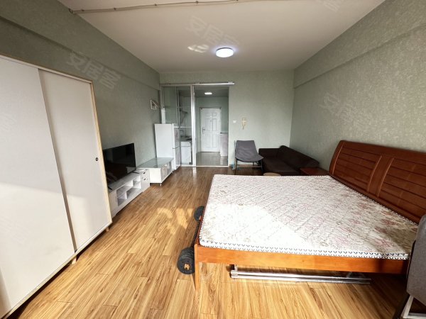 铂金汉宫_精装修_1室1厅1卫_通风好