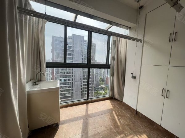 好房优选业主自住三室家电家具齐全_采光超好_随时看房拎包入住
