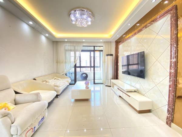 东方蓝海，业主自住精装两室，家具家电齐全，诚意出租，随时看房
