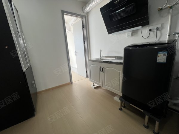 精装主卧独卫丿可短租