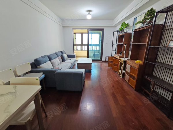 时光印象，新出业主自住装修，全屋品牌家具家电，客厅瓷砖地面！
