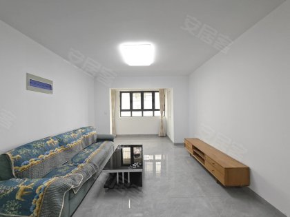 此房是大边户，南北通透，家具家电齐全，随时拎包入住