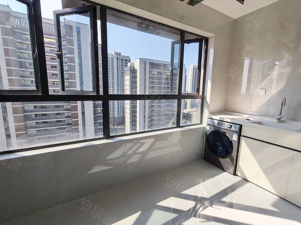 正规小区民水民电_精装_全屋定制_地下车库停车免费押一付一
