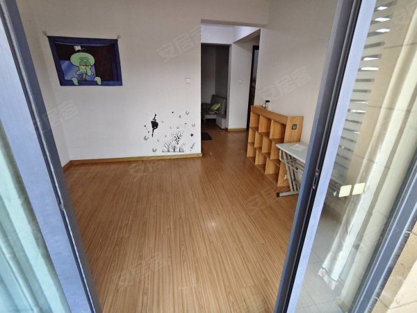 华地紫园2100出租，装修简单，拎包入住，朝向朝南