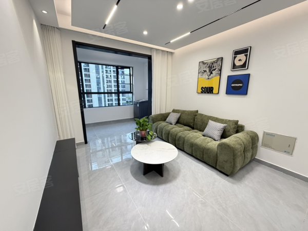 云川雅筑朝南户型全天采光，安静楼栋不靠马路，居住体验佳