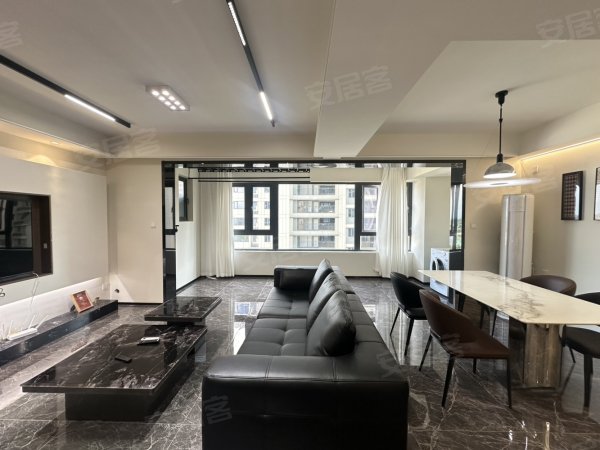 真图实拍_可押一付一_精装修大横厅两室两卫_全屋定制柜拎包住