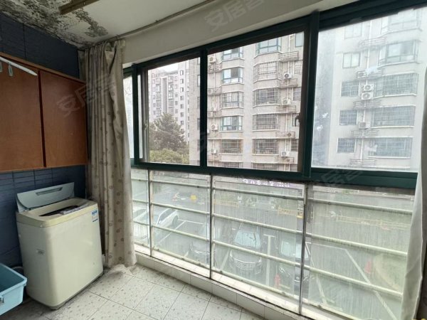 低楼层三室_手慢拍大腿！家电家具齐全_空间宽敞_价格可谈