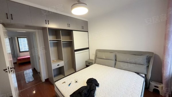 全屋定制衣柜_永和南苑C区大三室现房出租！近砂之船，蜀西湖