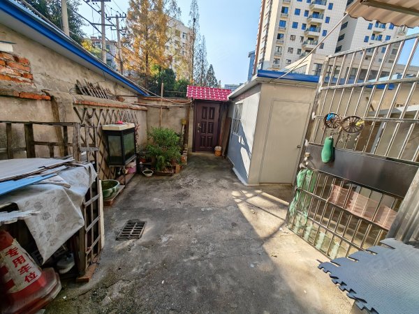 安徽医科大学第一附属医院梅山饭店宿舍_2室1厅1卫_一楼带院