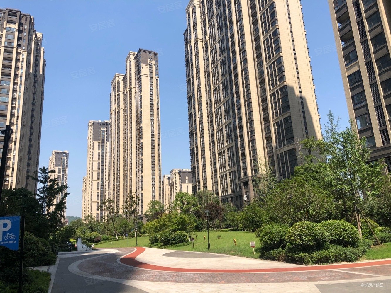 万达茂御湖世家,金陵中学对面,刚需户型采光好配套齐全