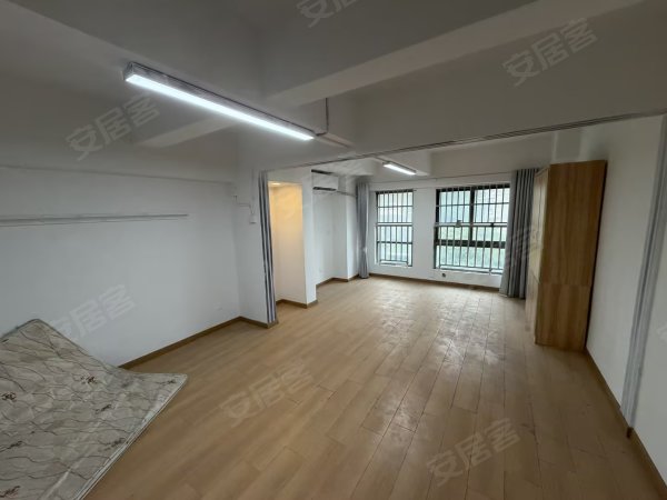 地铁口_金地国际城一室复试办公房急租_随时看房_适合办公