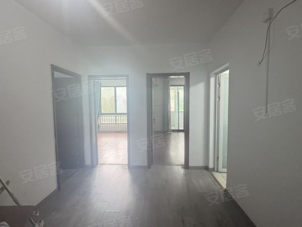 新出_振兴路大富山庄超便宜小三室_朝南民用水电_采光视野好