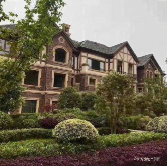 中国铁建西派国樾4室2厅3卫228.8㎡南北608万