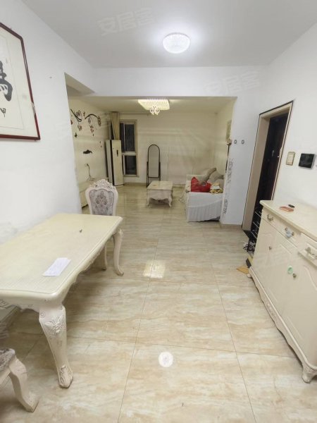 南丽湾_精装两室两厅家具家电齐全_拎包入住