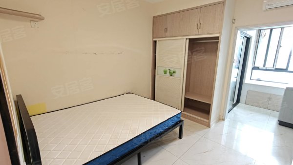 一号线地铁口_一室带燃气_家电齐全_24小时安保_密码锁
