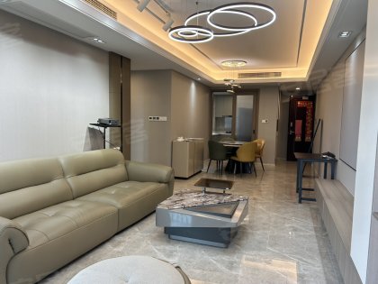 绿城兰园，边户四室两卫，全屋地暖中空新风，定制家具，全天采光