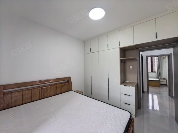新店雅苑精装两室自住装修全屋定制衣柜民用水电