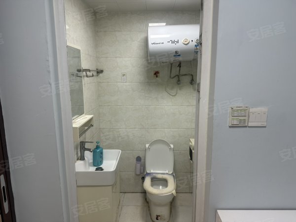 信旺华府骏苑(13-14栋)_阳光充足_1室1厅1卫_电梯房