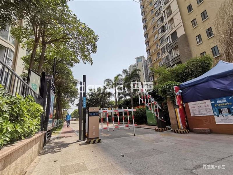 古龙御景精装修3室2厅满二电梯房朝南楼层好