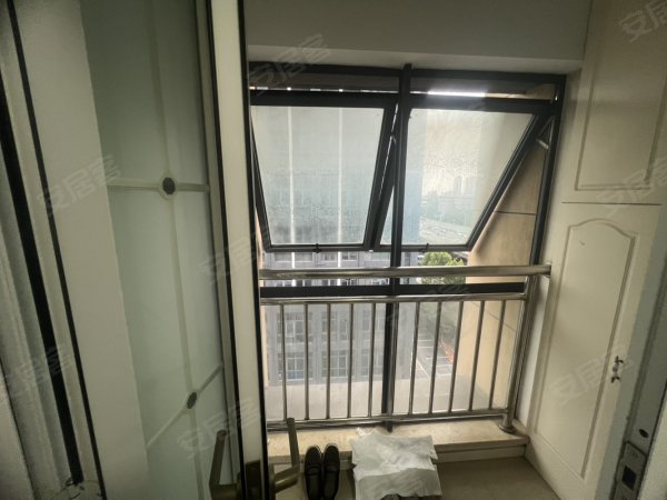 高新区地铁二号线科学大道站B口精装三房_家电齐全拎包即住