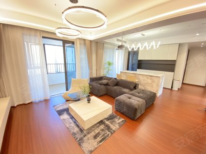 实图实价可月付，横厅大阳台新风地暖中央空调拎包入住随时看房