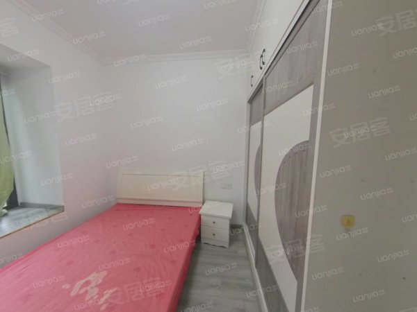 十中对面锦门学府里，出行方便，楼层好，家具家电齐全，拎包入住