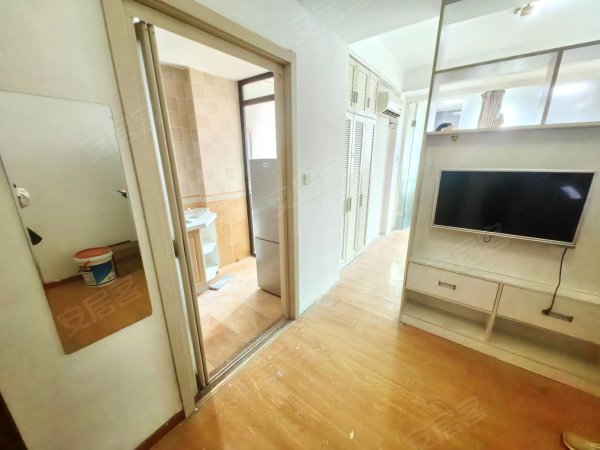 十里庙地铁口西华联精装一室好房拎包入住