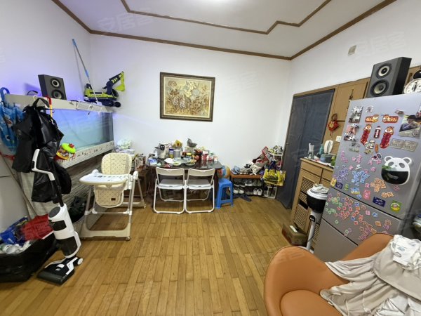 一楼带超大院子_包河万达旁_三室一厅所有齐全拎包入住