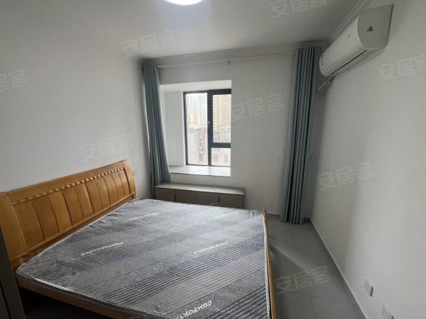 科大西区对面_五里华庭_两室一厅_精装修_停车方便_拎包即住