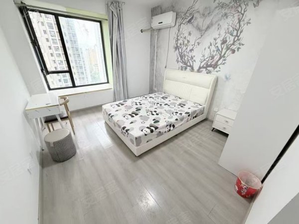港澳广场，主卧朝南带飘窗，独立卫生间，洗衣机，离地铁口近