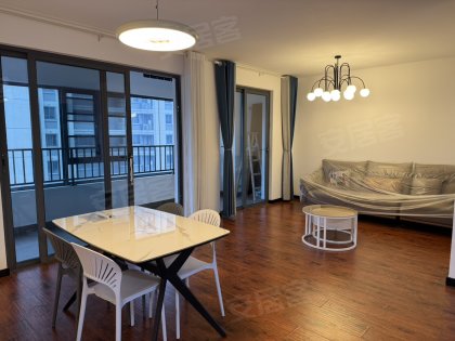 玖玺台3室家具家电齐全，拎包入住