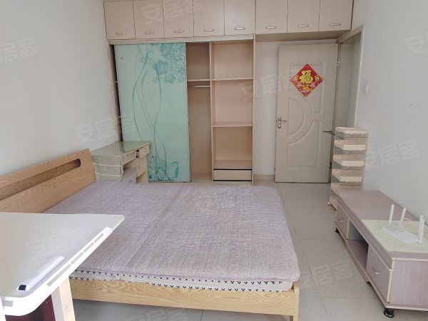 1600包物业费！徽杰苑民用住宅一室一厅出租，全屋瓷砖地面