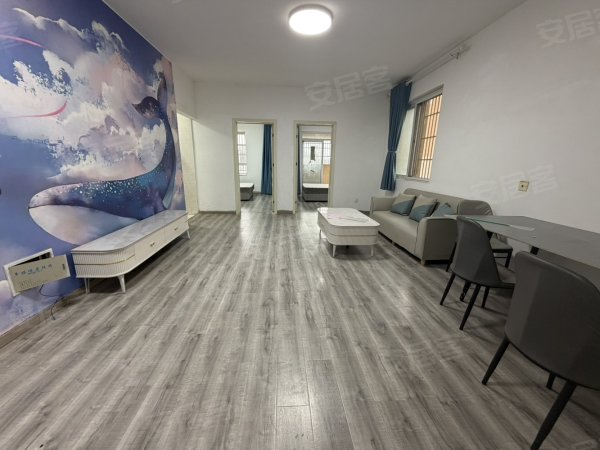 竹园大两房，五号线地铁口，生活出行方便，家具家电齐全拎包入住