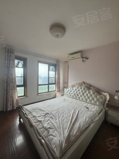 临近五十中望岳和稻香村小学，南北通透，采光非常好，业主自住房