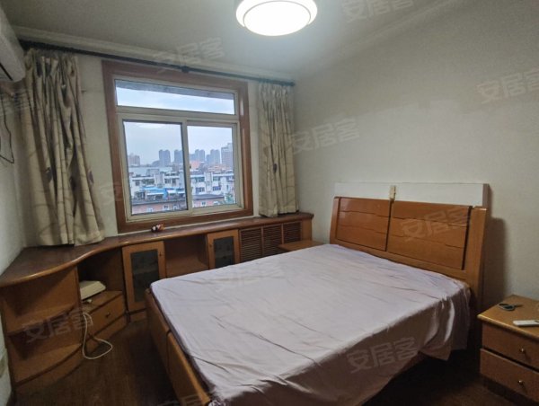 交通特别方便，出行好，合适住家